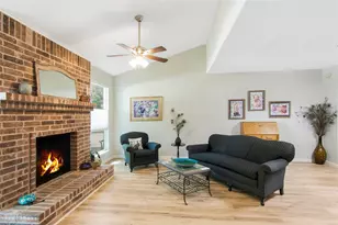 63 Hideaway Dr, Friendswood, TX 77546 - Photo 11