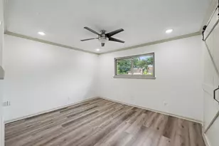 2807 Durban Dr, Houston, TX 77043 - Photo 25