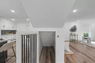 2807 Durban Dr, Houston, TX 77043 - Photo 11
