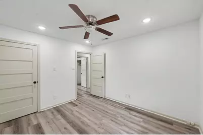 2807 Durban Drive, Houston, TX 77043 - Photo 33