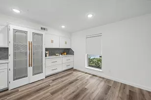 2807 Durban Dr, Houston, TX 77043 - Photo 17