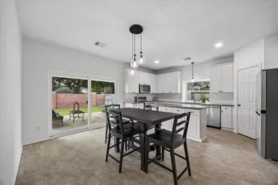 4502 Topaz Trail Drive, Sugar Land, TX 77479 - Photo 5