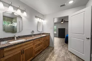 37 Wildwood Lake Dr, Huntsville, TX 77340 - Photo 17