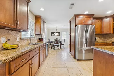 5827 Burlinghall Drive, Houston, TX 77035 - Photo 9