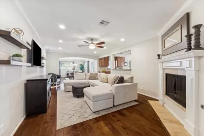 5827 Burlinghall Drive, Houston, TX 77035 - Photo 7