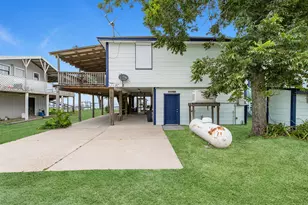 211 Captains Rd, Anahuac, TX 77514 - Photo 13