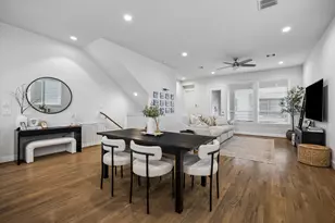 2491 W 11th St, Houston, TX 77008 - Photo 9