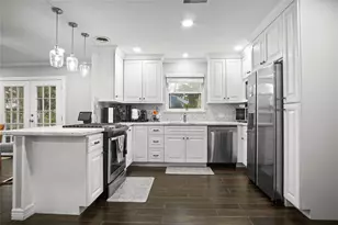 9928 Westview Dr, Houston, TX 77055 - Photo 13