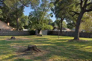 946 Hardeman St, Sealy, TX 77474 - Photo 3