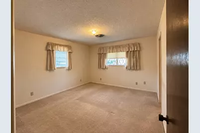 946 Hardeman Street, Sealy, TX 77474 - Photo 9