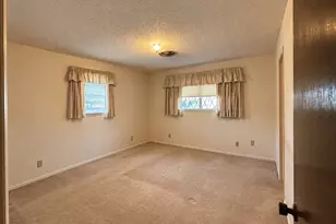 946 Hardeman St, Sealy, TX 77474 - Photo 9