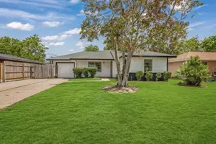 1412 W 10th St, Freeport, TX 77541 - Photo 5