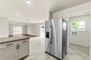 9202 Sunnywood Dr, Houston, TX 77088 - Photo 13