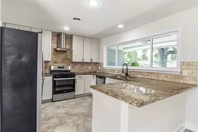 9202 Sunnywood Drive, Houston, TX 77088 - Photo 9