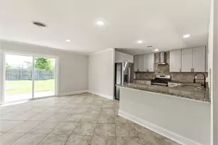 9202 Sunnywood Dr, Houston, TX 77088 - Photo 9