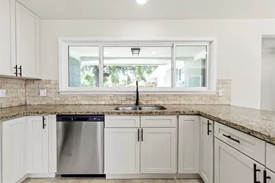 9202 Sunnywood Drive, Houston, TX 77088 - Photo 11