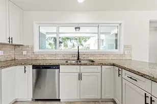 9202 Sunnywood Dr, Houston, TX 77088 - Photo 11