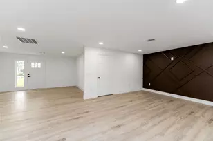 9226 Grady St, Houston, TX 77016 - Photo 7