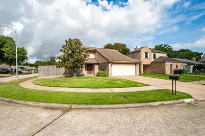 17 Crestbriar Court, Baytown, TX 77521 - Photo 1