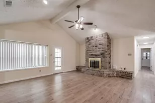 17 Crestbriar Ct, Baytown, TX 77521 - Photo 9
