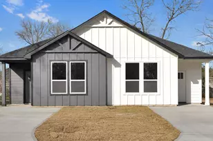 106 Runnels St, Willis, TX 77378 - Photo 3