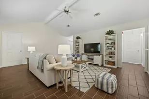 3930 Tumbleweed Ln, Baytown, TX 77521 - Photo 3