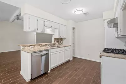 3930 Tumbleweed Lane, Baytown, TX 77521 - Photo 7