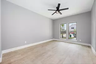 5037 Van Fleet St, Houston, TX 77033 - Photo 5