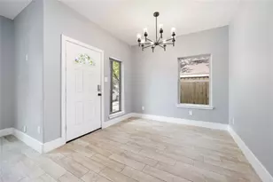 5037 Van Fleet St, Houston, TX 77033 - Photo 3