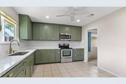 16830 Carrack Turn Drive, Friendswood, TX 77546 - Photo 3
