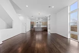 5915 E Post Oak Ln, Houston, TX 77055 - Photo 9