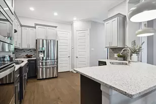 2430 Sheridan St, Houston, TX 77030 - Photo 9