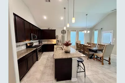 8711 W Crescent Lake Circle, Baytown, TX 77521 - Photo 3
