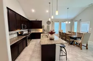8711 W Cres Lake Cir, Baytown, TX 77521 - Photo 5
