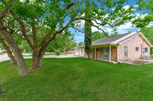 18610 Anne Dr, Webster, TX 77058 - Photo 3