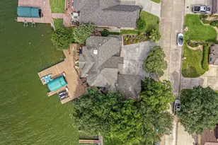 318 Bayshore Dr, Montgomery, TX 77356 - Photo 3