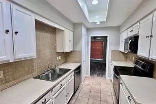 9 N Deerfoot Cir, The Woodlands, TX 77380 - Photo 7