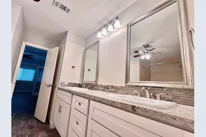 9 N Deerfoot Circle, The Woodlands, TX 77380 - Photo 11