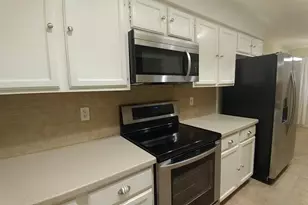 9 N Deerfoot Cir, The Woodlands, TX 77380 - Photo 3