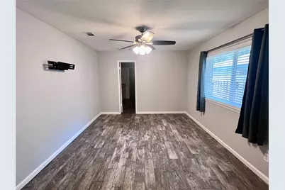 9 N Deerfoot Circle, The Woodlands, TX 77380 - Photo 9