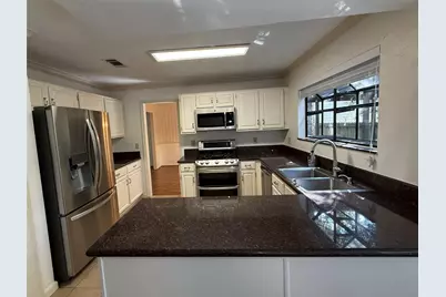 39 Eagle Rock Place, The Woodlands, TX 77381 - Photo 5