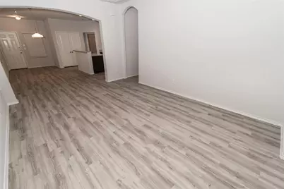 8722 Lar-Ree Oaks Circle, Houston, TX 77028 - Photo 3