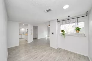 6601 Sands Point Dr, Houston, TX 77074 - Photo 9