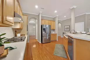 70 E Northcastle Cir, The Woodlands, TX 77384 - Photo 15