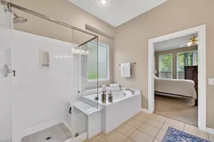 70 E Northcastle Cir, The Woodlands, TX 77384 - Photo 25