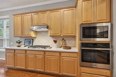 70 E Northcastle Circle, The Woodlands, TX 77384 - Photo 13