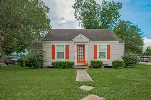 600 Texas St, Wharton, TX 77488 - Photo 1