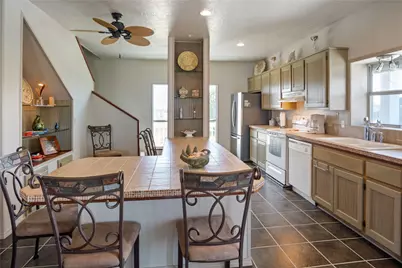 3101 Diane, Crystal Beach, TX 77650 - Photo 5