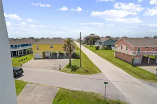 3101 Diane, Crystal Beach, TX 77650 - Photo 33
