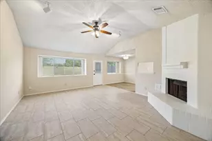 1113 Canyon Springs Dr, La Porte, TX 77571 - Photo 3
